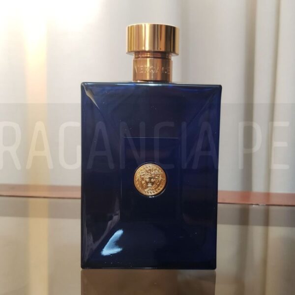 Dylan-Blue-de-Versace- COlecciones